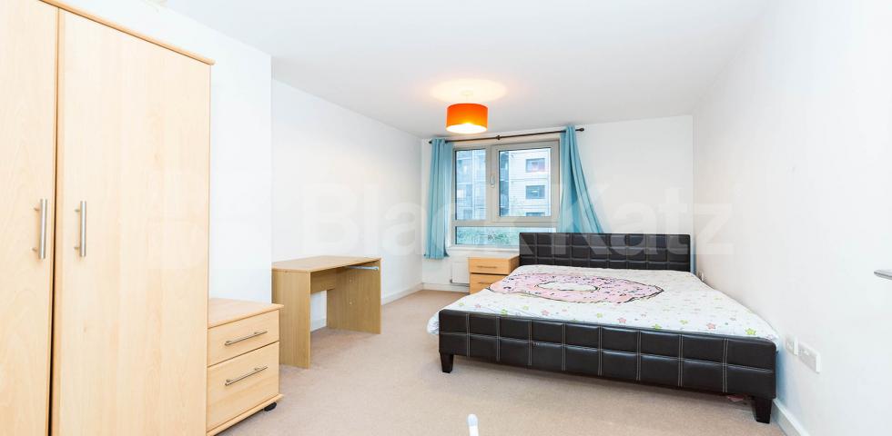 			2 BED 2 BATH!, 2 Bedroom, 1 bath, 1 reception Flat			 Eden Grove, HOLLOWAY 